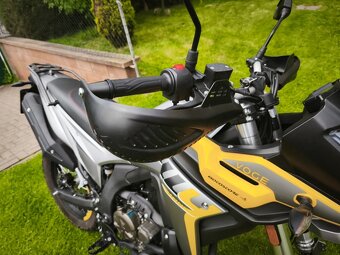Voge 300 Rally GY (2024) 6200km, jak nový - 13