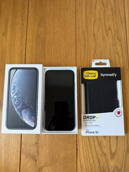 iPhone XR 256 GB s příslušenstvím - 13