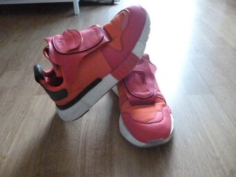 tenisky Adidas s kapsou vel. 40 2/3 - 13