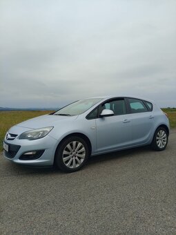 Opel Astra J 1.4i 74kW první majitel najeto pouze 50tis.km - 13