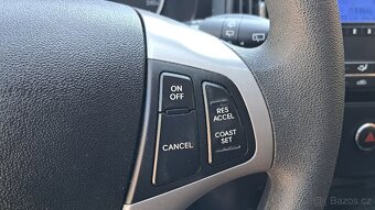 Hyundai i30, 1.6i / najeto 83 000 km 1.MAJITEL ČR - 13