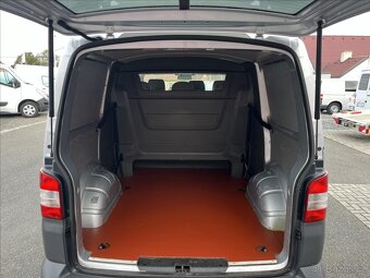 VW T5 Transporter 2,0TDi, 6Míst, velmi pěkný bez koroze - 13