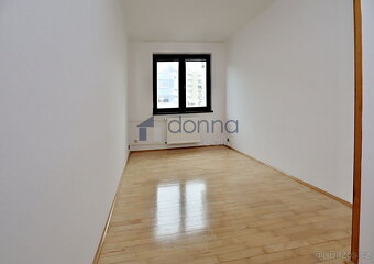 Pronájem rodinného domu 5+1, 220m2, Praha 4 - Chodov, ul. Kl - 13