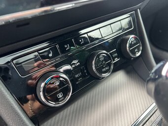 Škoda Superb III Face 2.0 TDI 110KW SPORTLINE KAMERA PANO - 13