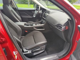 Jaguar F-Pace 30d AWD R-Sport /1.maj. / ČR - 13