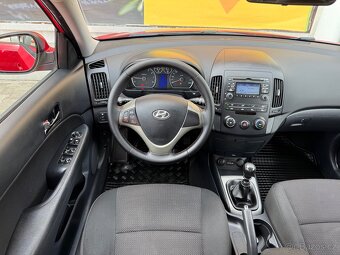 Hyundai i30 1,4 16V 80kW CVVT KLIMA 2 SADY KOL - 13