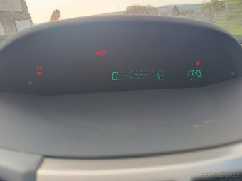 Prodám Toyota Yaris 1.0 VVT-i 51kW 5M/T - 13