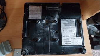 Bílá třídílná tabule na fix s projektorem - 13