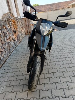 KTM 690 SM supermoto - 13