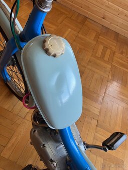 Moped Jawa stadion S 11 + náhradní díly - 13