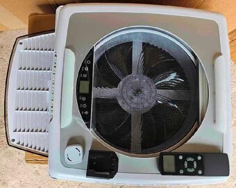 Střešní okno s ventilátorem podobné jako MaxxFan - 13