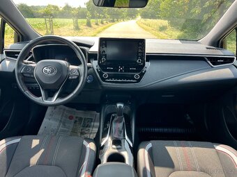 ► TOYOTA COROLLA 1.8 HYBRID GR SPORT E-CVT LED-KAMERA-TAŽNÉ - 13