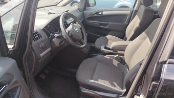 Opel Zafira 1.8 16v   2013  7 míst  ++ bez koroze ++ - 13