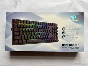 Magnetická mechanická bezdrátová herní klávesnice HE - 13