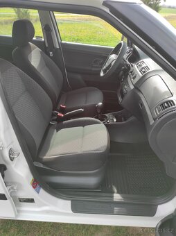 Škoda Fabia Combi Ambition 1,6 TDi, 2011, nová STK - 13