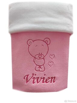 Deka s výšivkou jména a obrázků na přání více barev - 13