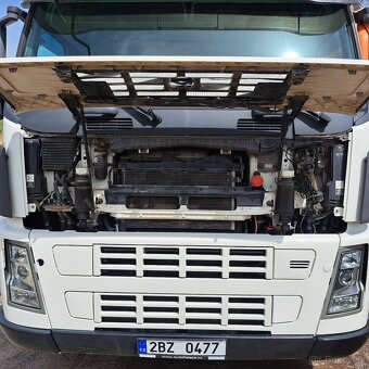 Volvo FM 440  8x4  nosič kontejnerů s rukou HIAB220C5 - 13