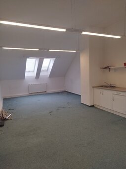 Pronájem kancelářských a obchodních prostor, kanceláří  103m - 13