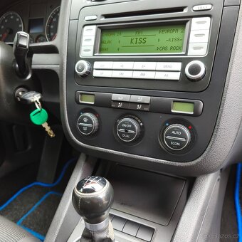 Volkswagen Golf V 1.4 16V 59kw, poctivých 149tkm, bez koroze - 13
