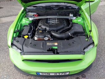 Ford mustang 5.0 GT  manuál - 13
