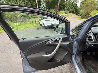 Opel Astra J 1.6 - 13