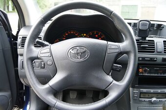 Toyota Avensis T25,benzín,2.0 VVT-i 108 kW,maximální výbava - 13