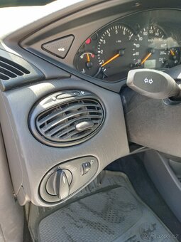 Prodám Ford Focus 1,6 benzín, 74kw, r.v. 2002 - 13