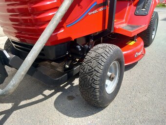 Prodám zahradní traktor Toro 13-32 XL - 13