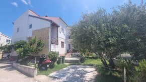 ☀Vodice(HR)-zariadený 3 izbový apartmán 73 m2 na prízemí - 13