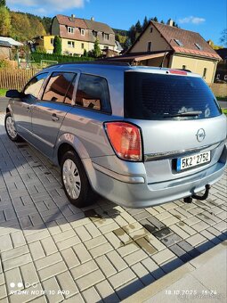 Opel Astra Caravan H 1.6i 16V - 13