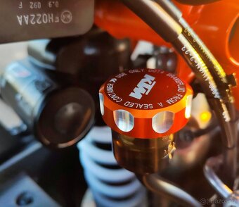 KTM 1290 Super Duke R - top stav, 9t/km - 13