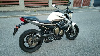 Yamaha XJ6 - 13