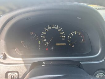 Lexus RX 300  4x4 3.0i  148kW - 13