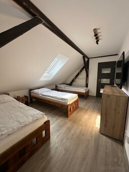 Prodej rodinného domu 252 m² s pozemkem 894 m² - 13