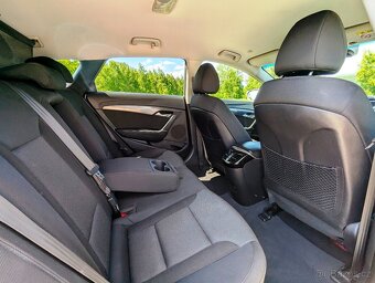 HYUNDAI i40 Combi 1.7CRDi 100kW, Business, 104712km, 2015 - 13