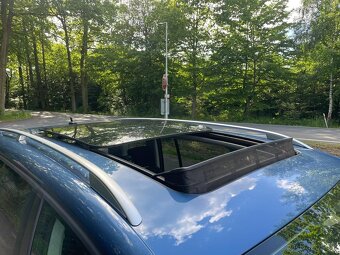 Volkswagen Touran 2.0 TDI 103kW - Klima,Xenony - 13