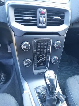 Volvo V40 D2 - 13