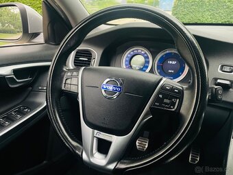 Volvo V60 2.0D 120KW MANUÁL R-DESIGN SENZORY - 13