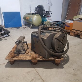 Cnc obrábací centrum MCFV 100 - 13