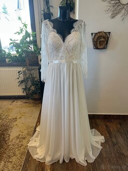 Svatební šaty, víc druhů - 13
