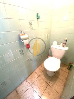 Prodej rodinného domu 7+1 s výhledem na Trosky se zahradou a - 13
