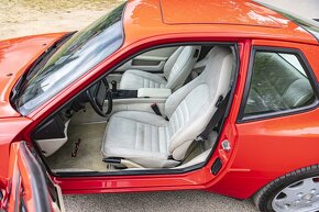 Porsche 944 Turbo - 13