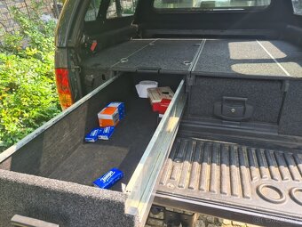 Toyota Hilux 2.5 D-4D - 13
