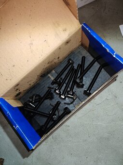 Díly na Volvo S80, V60, zrcátka, příčníky... - 13