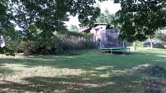 Staveb.pozemek s chatkou - 13