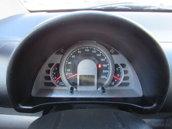 Volkswagen Fox 1.2i 40kW, nová STK, serviska, klimatizace - 13