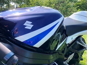 Suzuki GSXR 1000, REZERVACE, TOP stav, nebouraná - 13
