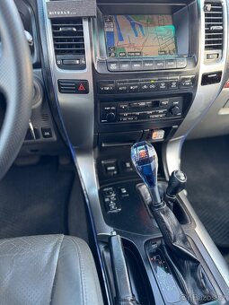 Toyota Land Cruiser 120 - 13