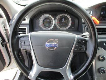 VOLVO XC70 2,4D 120KW CROSSCOUNTRY AWD GPS XENON 2013 - 13