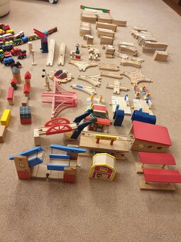 DŘEVĚNÁ VLÁČKODRÁHA BRIO - 13